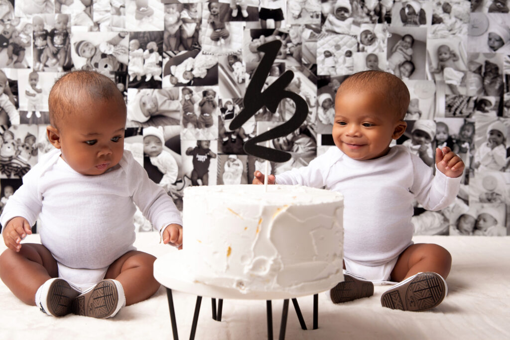 Photoshoot with 6 Month old Twins with Milestone Cake Smash.